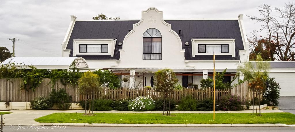 Aarn House B&B Airport Accommodation Perth Esterno foto
